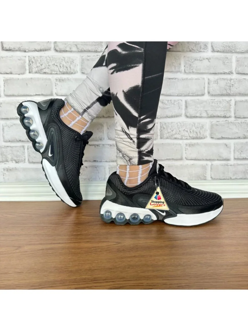 ⭐Nike Air Max DN GS Youth Shoes Sz 6Y Black Metallic White Sneakers FB8987-007⭐